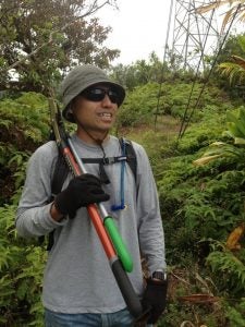 380335_10151824774925181_1745499397_n man holding clippers