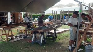 hns4 Men using power tools