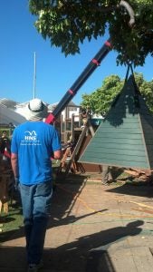 hns7 Crane hosting piece of playground