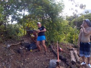 img-20121020-00023 woman holding coconut