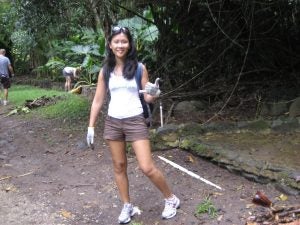 waimea+009 woman giving shaka